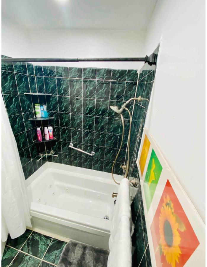 Room With Jacuzzi, Massage Seat, And Parking Space, The Best Choices!! Норт Берген Екстериор снимка