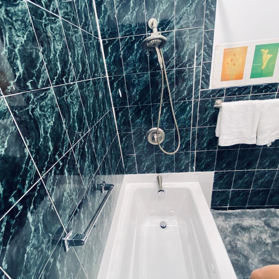 Room With Jacuzzi, Massage Seat, And Parking Space, The Best Choices!! Норт Берген Екстериор снимка
